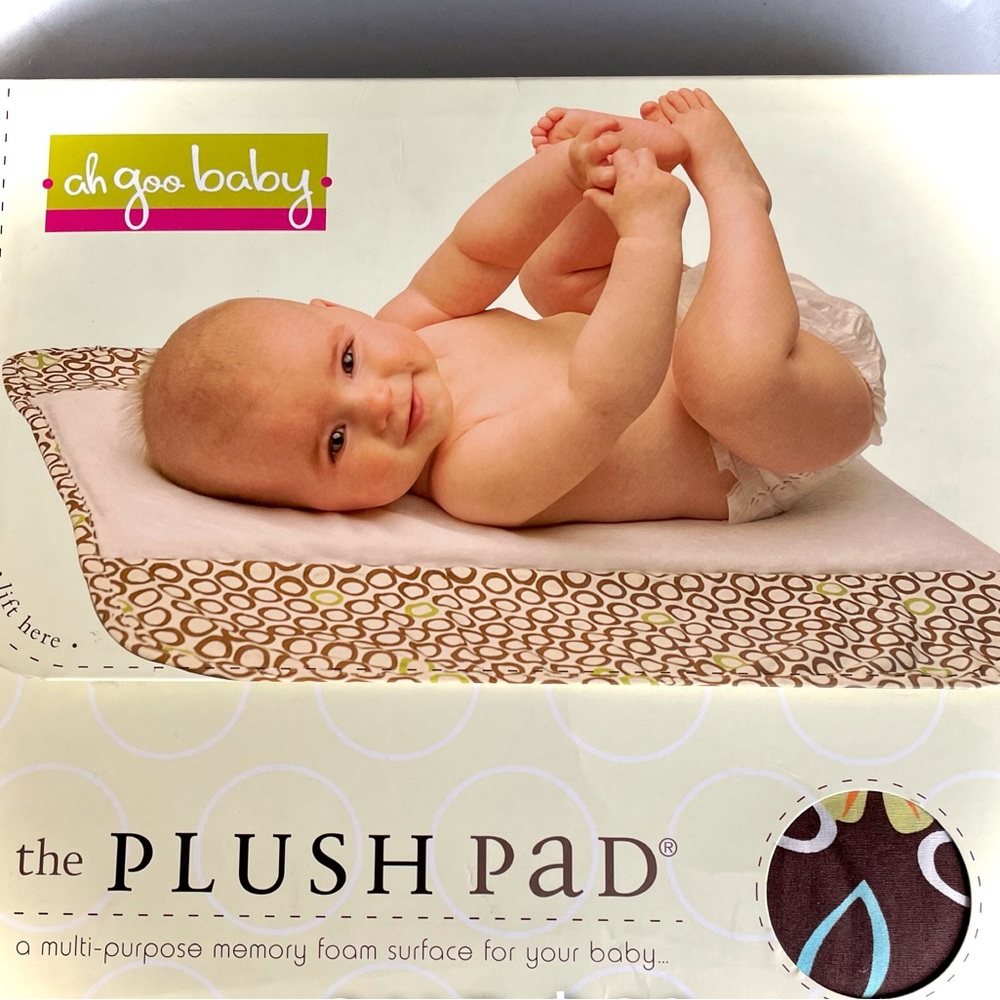 NEW Ah Goo Baby Plush Pad Memory Foam Portable (Retro Daisy)